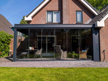 Lade das Bild in den Galerie-Viewer, Terrassenüberdachung aus Aluminium und VSG Glasdach 8 mm