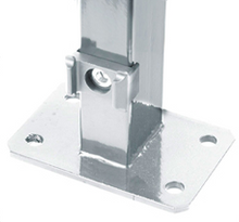 Lade das Bild in den Galerie-Viewer, Zaunpfosten mit Bodenplatte in vers. Farben